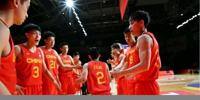 忘穿内裤坐公交车被揉到高潮黄蓉