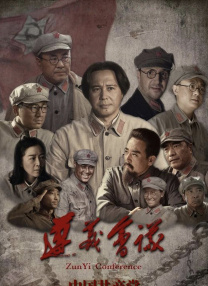 美女解开胸罩